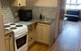 Netherton Studio Apartment 2